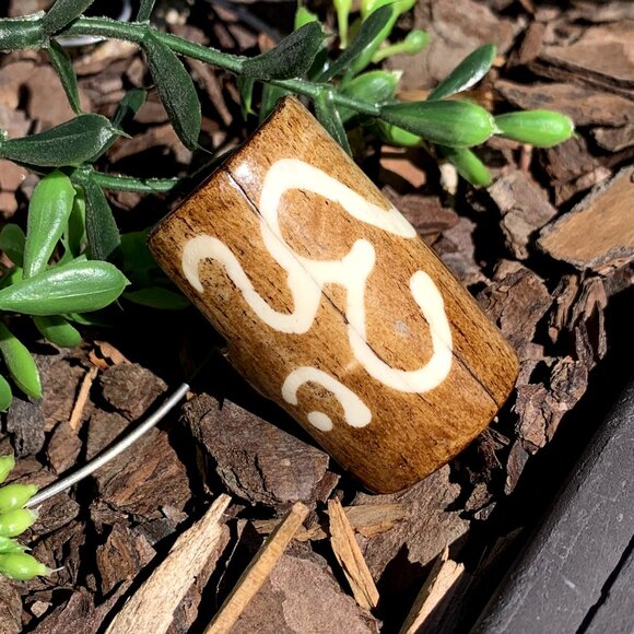 Vtg Unique Natural Wood with Om Inlay Ring - Picture 1 of 8